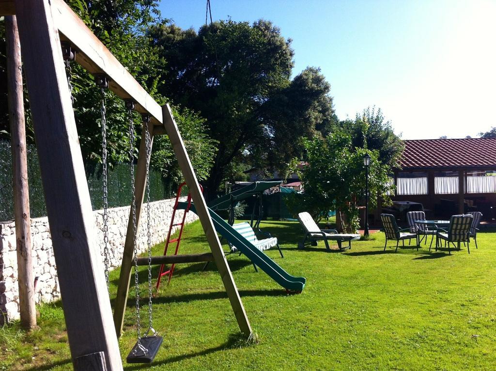 Apartamentos El Pradon De Santa Marina Parres de Llanes Exteriör bild
