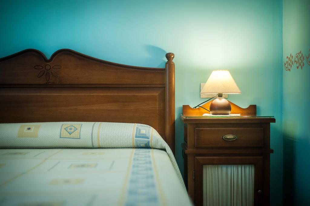 Apartamentos El Pradon De Santa Marina Parres de Llanes Rum bild